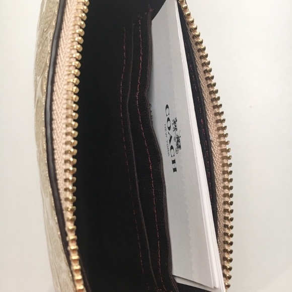 Coach Boxed Corner Zip Leather Wristlet - Picture 4 of 6